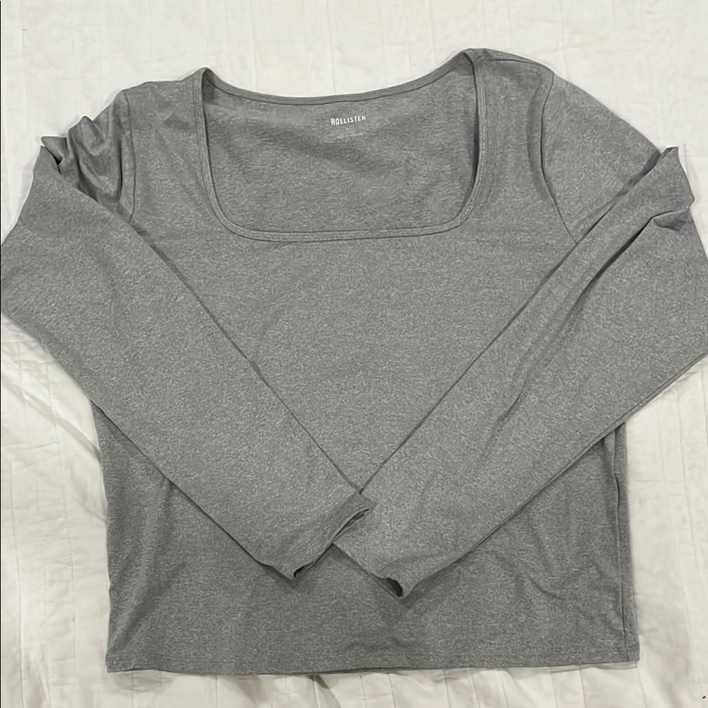 Hollister Gray Long Sleeve Women's Tee